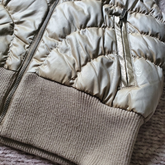 Express Metallic Gold Zip Puffer Vest - Picture 9 of 11